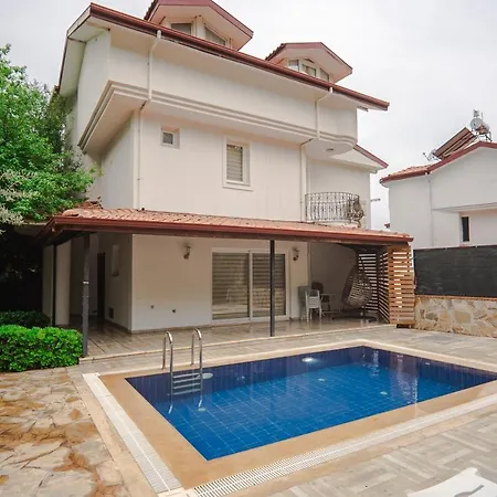 Fethiye Ölüdeniz'de Müstakil Havuzlu Doğa İçinde Villa A2 *